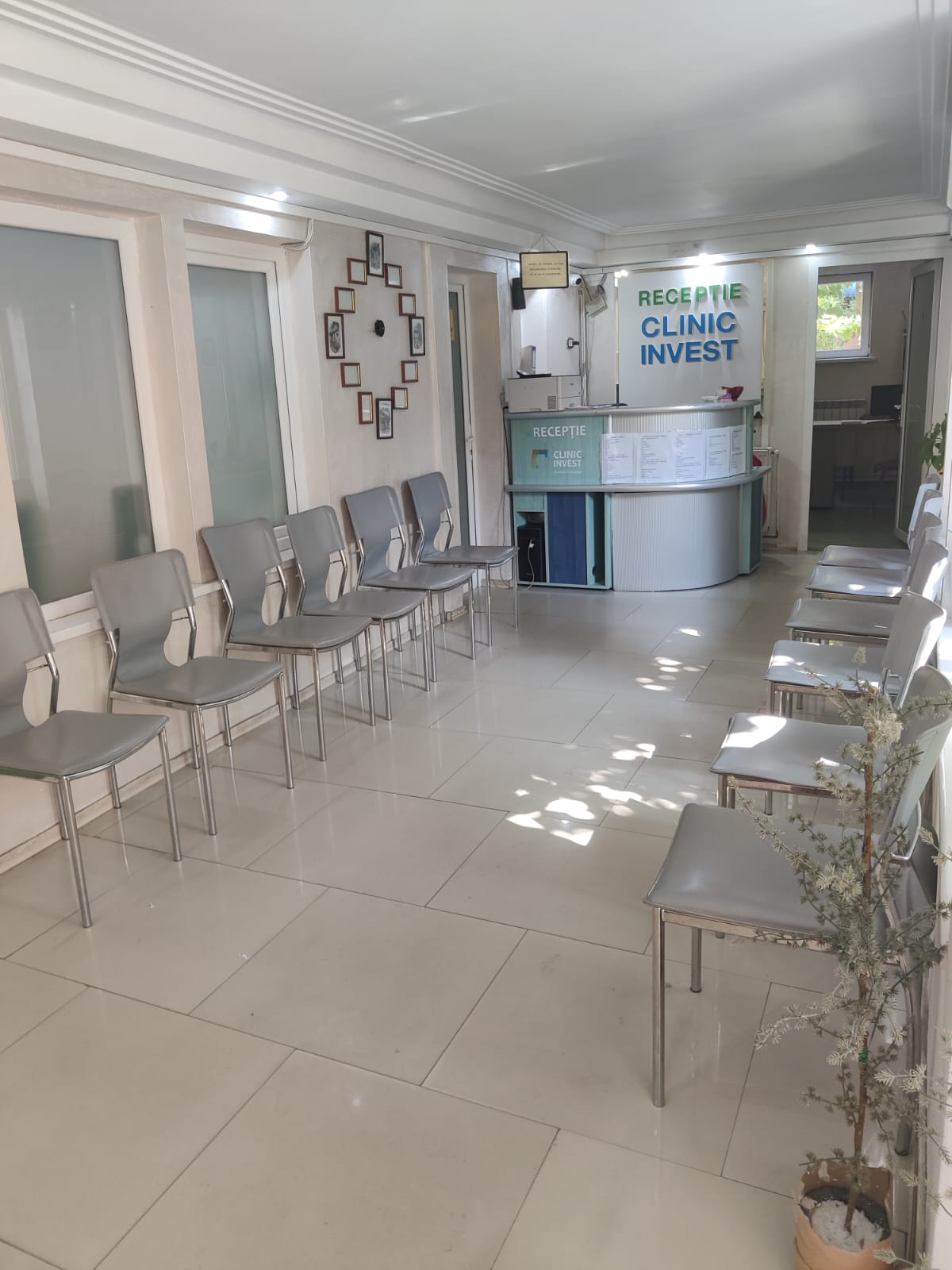 Sală de așteptare Clinic Invest